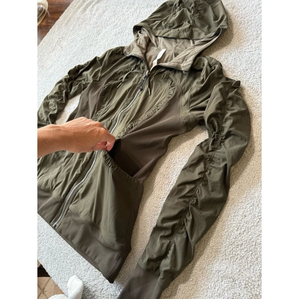 Lululemon Dance Studio Jacket III‎ Dark Olive Reversible Full-Zip Hooded Size 10